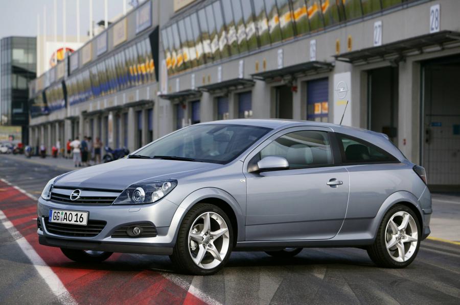  Opel Astra GTC 2005 года  (фото 140 из 212)